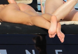Irina Shayk feet photo thumbnail