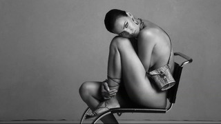 Irina Shayk feet photo thumbnail