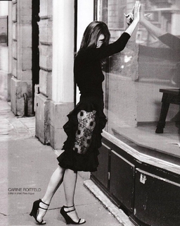 Irina Shayk feet photo thumbnail