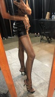 Irina Shayk feet photo thumbnail