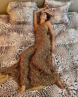 Irina Shayk feet photo thumbnail