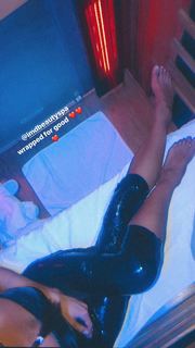 Irina Shayk feet photo thumbnail