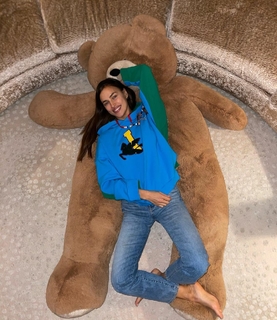 Irina Shayk feet photo thumbnail