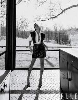 Irina Shayk feet photo thumbnail
