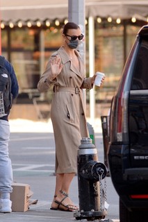 Irina Shayk feet photo thumbnail