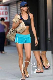 Irina Shayk feet photo thumbnail