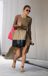 Irina Shayk feet photo thumbnail