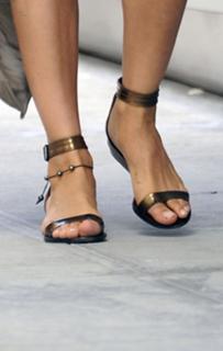 Irina Shayk feet photo thumbnail