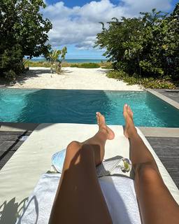 Irina Shayk feet photo thumbnail