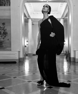 Irina Shayk feet photo thumbnail