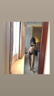 Irina Shayk feet photo thumbnail