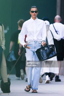 Irina Shayk feet photo thumbnail