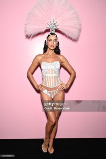 Irina Shayk feet photo thumbnail