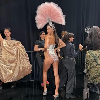 Irina Shayk feet photo thumbnail