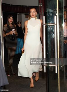 Irina Shayk feet photo 9