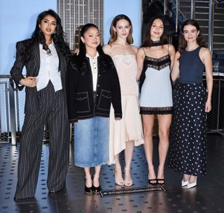 Iris Apatow feet photo 9