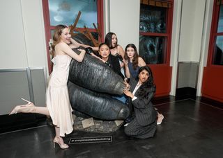 Iris Apatow feet photo 7