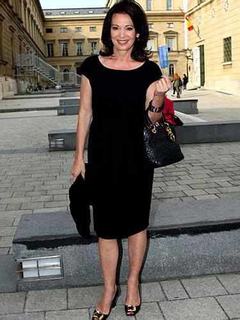 Iris Berben feet photo thumbnail