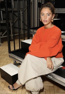 Iris Law feet photo 15