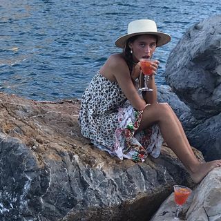 Iris Law feet photo 6