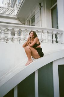 Iris Law feet photo 3