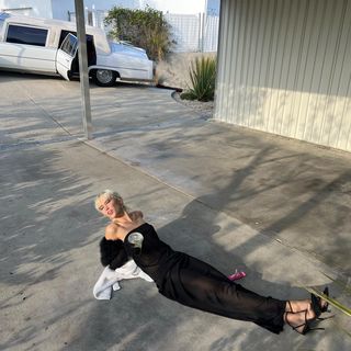 Iris Law feet photo 11