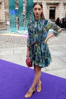 Iris Law feet photo 17