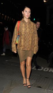 Iris Law feet photo 1