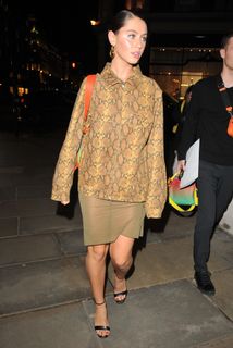 Iris Law feet photo 16
