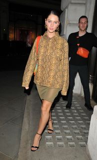 Iris Law feet photo 15