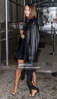 Iris Law feet photo 15