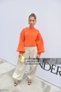 Iris Law feet photo 12
