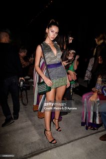 Iris Law feet photo 2