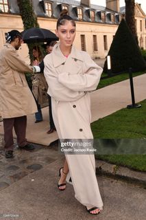 Iris Law feet photo 18
