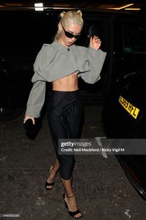 Iris Law feet photo 13