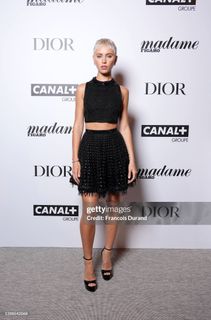 Iris Law feet photo 19