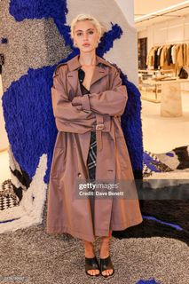 Iris Law feet photo 9