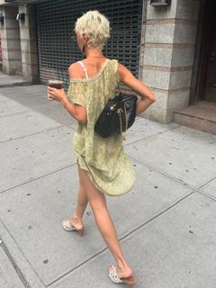 Iris Law feet photo 13