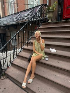 Iris Law feet photo 12