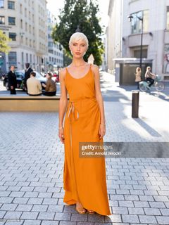 Iris Law feet photo 8