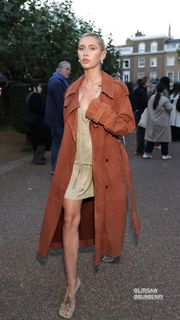 Iris Law feet photo 17
