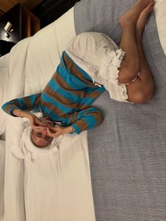 Iris Law feet photo 11
