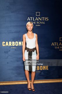 Iris Law feet photo 5