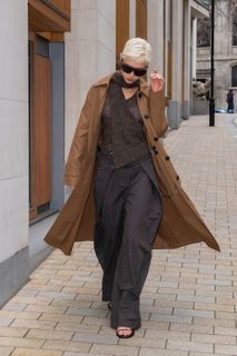 Iris Law feet photo 16