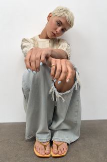 Iris Law feet photo 2
