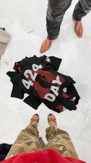 Iris Law feet photo 20