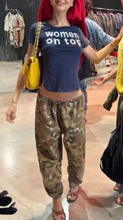 Iris Law feet photo 17