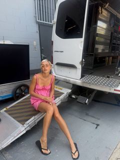 Iris Law feet photo 16