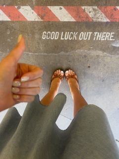 Iris Law feet photo 10