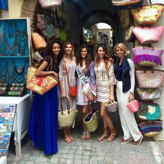Iris Mittenaere feet photo thumbnail